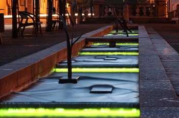 Ve dne i v noci. Bystřické Masarykovo náměstí nabízí odpočinek a relaxaci