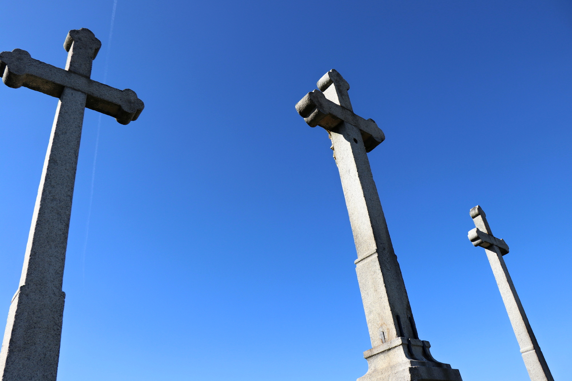 Jeden z nejkrásnějších výhledů na Nové Město a okolí je od Tří křížů - 2000 x 1333 