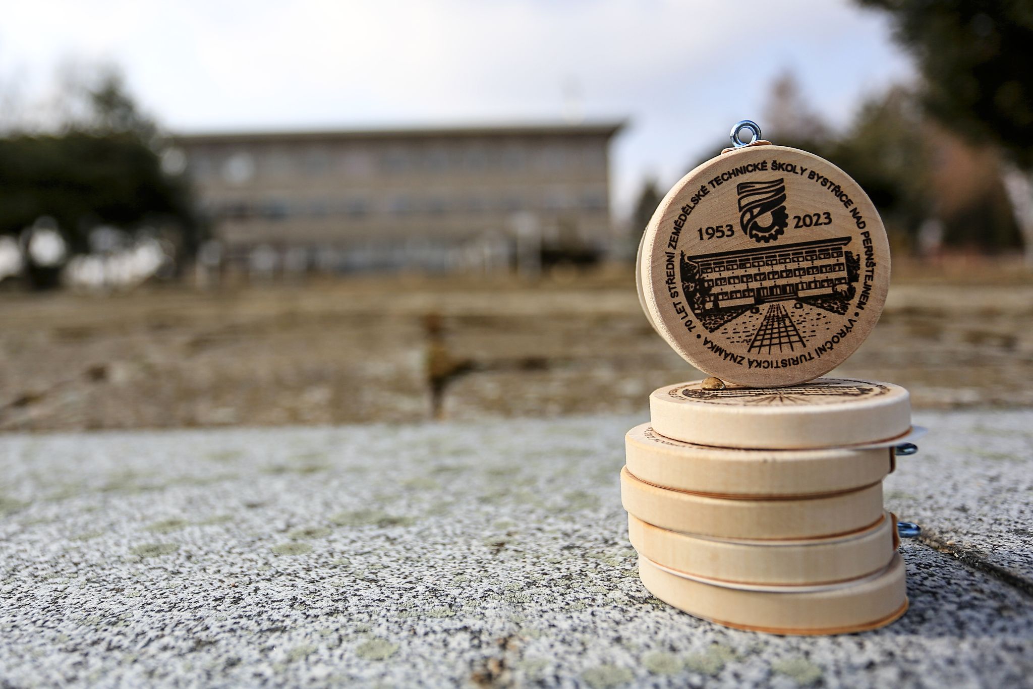 Nová turistická známka připomíná výročí jedné z bystřických škol - 2048 x 1366 