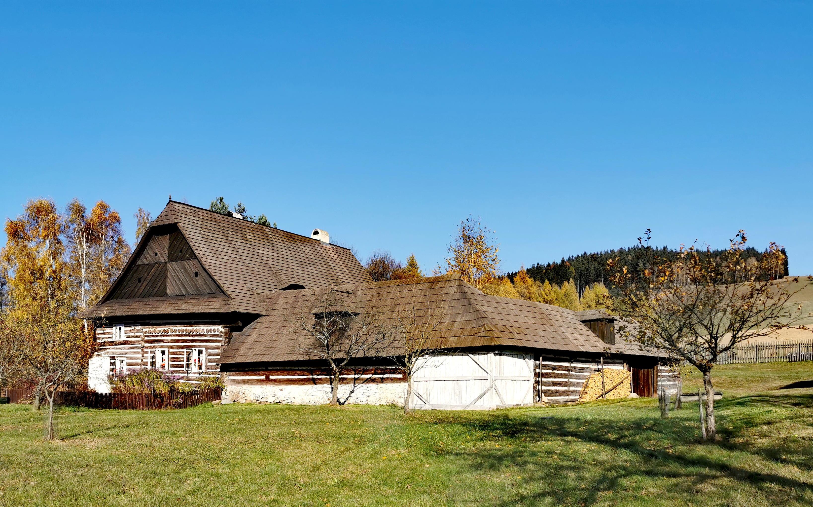 Roušarův statek - Selský dvorec č. 16